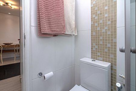 Apartamento à venda com 56m², 2 quartos e 1 vaga Apartamento à venda com 56m², 2 quartos e 1 vagabanheiro social_5