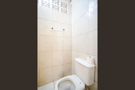 Casa de condomínio para alugar com 126m², 3 quartos e 3 vagasBanheiro da suíte 01