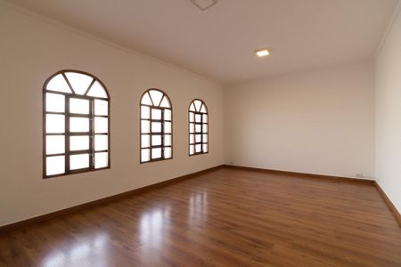 Casa para alugar com 2 quartos, 270m² em Vila Amalia (zona Leste), São Paulo