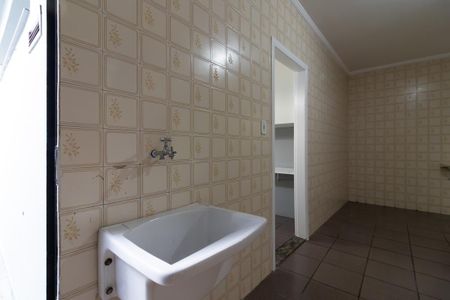 Casa para alugar com 270m², 2 quartos e 2 vagas