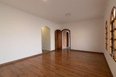 Casa para alugar com 2 quartos, 270m² em Vila Amalia (zona Leste), São Paulo