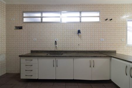 Casa para alugar com 270m², 2 quartos e 2 vagas