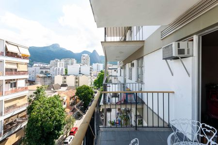 Apartamento à venda com 74m², 2 quartos e 1 vagaVaranda Quarto 1