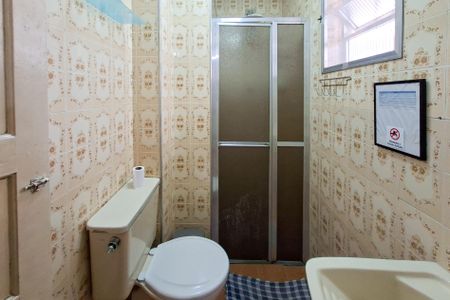 Banheiro  de kitnet/studio para alugar com 0 quarto, 30m² em Vila Balnearia, Praia Grande