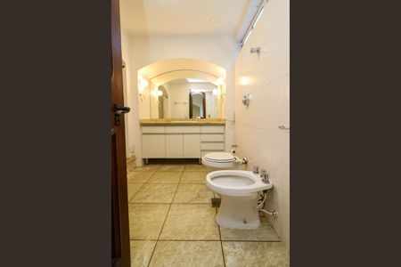 Apartamento para alugar com 565m², 3 quartos e 4 vagas Apartamento para alugar com 565m², 3 quartos e 4 vagasBanheiro da Suíte