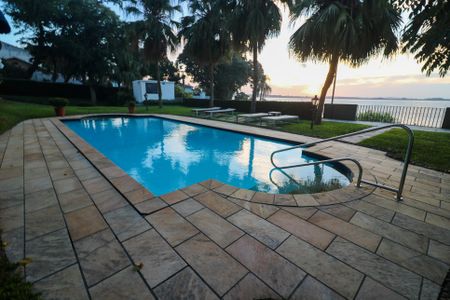 Apartamento para alugar com 565m², 3 quartos e 4 vagas Apartamento para alugar com 565m², 3 quartos e 4 vagasÁrea comum - Piscina