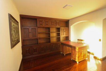 Apartamento para alugar com 565m², 3 quartos e 4 vagas Apartamento para alugar com 565m², 3 quartos e 4 vagasEscritório