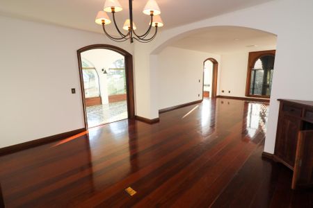 Apartamento para alugar com 565m², 3 quartos e 4 vagas Apartamento para alugar com 565m², 3 quartos e 4 vagasSala de Jantar