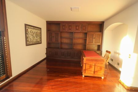 Apartamento para alugar com 565m², 3 quartos e 4 vagas Apartamento para alugar com 565m², 3 quartos e 4 vagasEscritório