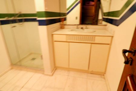 Apartamento para alugar com 565m², 3 quartos e 4 vagas Apartamento para alugar com 565m², 3 quartos e 4 vagasBanheiro 2