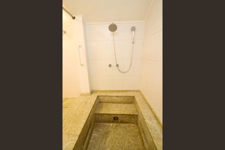 Apartamento para alugar com 565m², 3 quartos e 4 vagas Apartamento para alugar com 565m², 3 quartos e 4 vagasBanheiro da Suíte