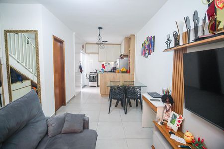 Sala  de casa para alugar com 2 quartos, 60m² em Jardim Umarizal, São Paulo