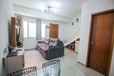 Sala de casa para alugar com 2 quartos, 60m² em Jardim Umarizal, São Paulo