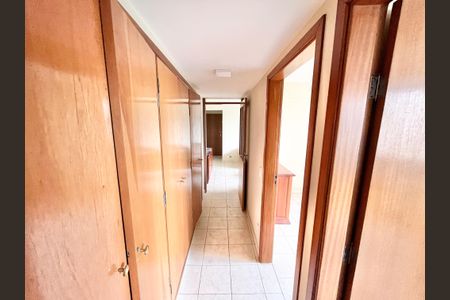 Apartamento à venda com 64m², 2 quartos e 1 vagaCorredor
