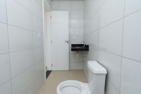 Apartamento à venda com 71m², 2 quartos e 1 vaga Apartamento à venda com 71m², 2 quartos e 1 vagaBanheiro da Suíte