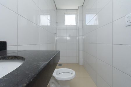 Apartamento à venda com 71m², 2 quartos e 1 vaga Apartamento à venda com 71m², 2 quartos e 1 vagaBanheiro da Suíte