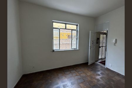Casa à venda com 90m², 2 quartos e 1 vagaSala