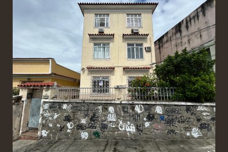Casa à venda com 90m², 2 quartos e 1 vagaFachada + plaquinha