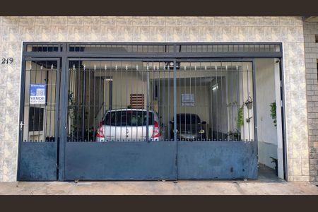 Casa à venda com 100m², 2 quartos e 3 vagasFachada