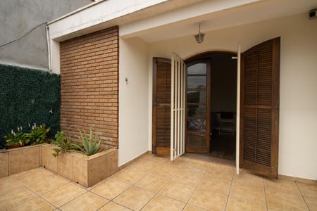 Casa para alugar com 135m², 3 quartos e 2 vagas Casa para alugar com 135m², 3 quartos e 2 vagasvaranda quarto 3