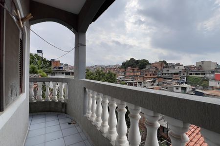 Casa à venda com 140m², 2 quartos e 1 vaga Casa à venda com 140m², 2 quartos e 1 vagaVaranda