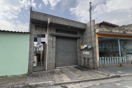 Casa à venda com 140m², 2 quartos e 1 vaga Casa à venda com 140m², 2 quartos e 1 vagaFachada