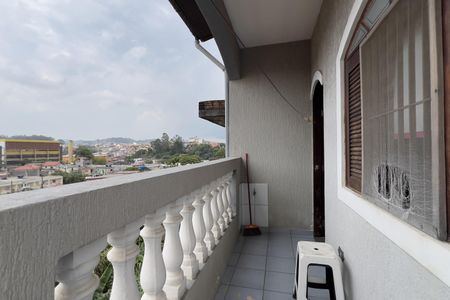 Casa à venda com 140m², 2 quartos e 1 vaga Casa à venda com 140m², 2 quartos e 1 vagaVaranda