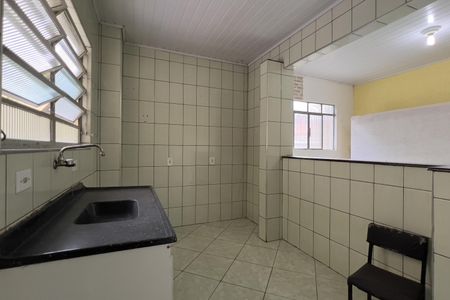 Casa à venda com 140m², 2 quartos e 1 vaga Casa à venda com 140m², 2 quartos e 1 vagaEdícula