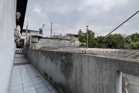 Casa à venda com 140m², 2 quartos e 1 vaga Casa à venda com 140m², 2 quartos e 1 vagaVaranda