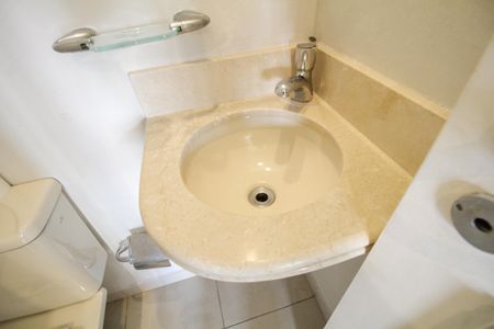 Apartamento para alugar com 101m², 3 quartos e 2 vagasBanheiro 3 - Lavabo