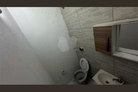 Casa à venda com 4 quartos, 220m² em Jardim Teles de Menezes, Santo André