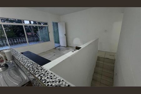 Casa à venda com 220m², 4 quartos e 2 vagas
