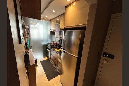 Cozinha de apartamento para alugar com 2 quartos, 48m² em Santa Maria, Osasco