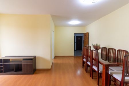 Apartamento à venda com 65m², 2 quartos e 1 vagaSala de Jantar