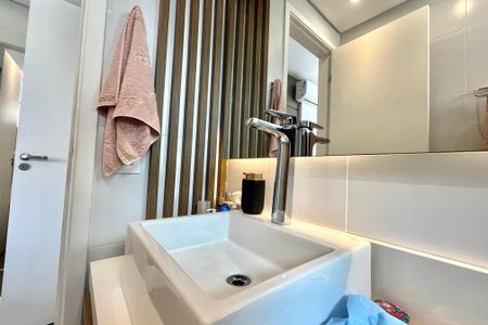 Apartamento à venda com 100m², 2 quartos e 1 vagaBanheiro da Suíte