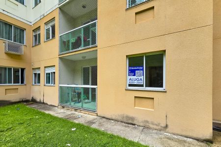 Apartamento para alugar com 55m², 2 quartos e 1 vagaFachada do bloco + placa