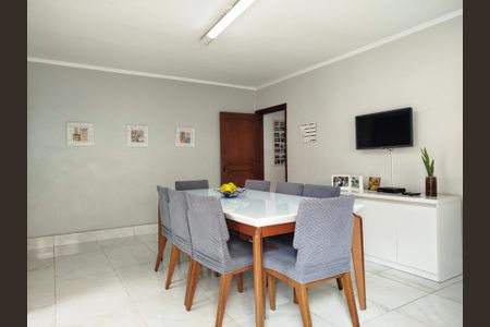 Casa à venda com 170m², 3 quartos e 2 vagas Casa à venda com 170m², 3 quartos e 2 vagasCopa