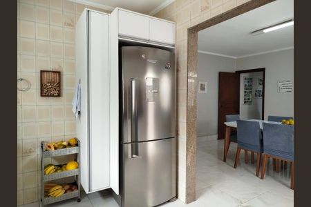 Casa à venda com 170m², 3 quartos e 2 vagas Casa à venda com 170m², 3 quartos e 2 vagasCozinha