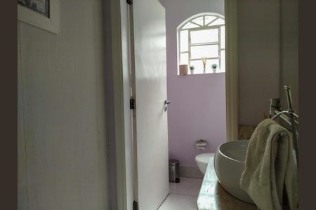 Casa à venda com 170m², 3 quartos e 2 vagas Casa à venda com 170m², 3 quartos e 2 vagasBanheiro 4 - Lavabo