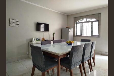 Casa à venda com 170m², 3 quartos e 2 vagas Casa à venda com 170m², 3 quartos e 2 vagasCopa