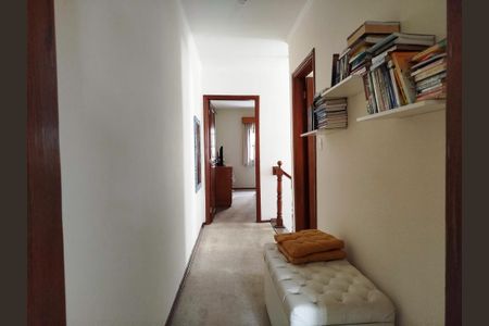 Casa à venda com 170m², 3 quartos e 2 vagas Casa à venda com 170m², 3 quartos e 2 vagasCorredor