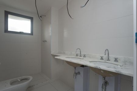 Apartamento à venda com 115m², 3 quartos e 2 vagas Apartamento à venda com 115m², 3 quartos e 2 vagasBanheiro do quarto 2 Suíte