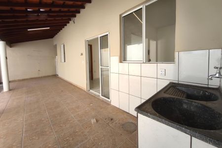Casa à venda com 200m², 3 quartos e 3 vagas Casa à venda com 200m², 3 quartos e 3 vagasÁrea de Serviço