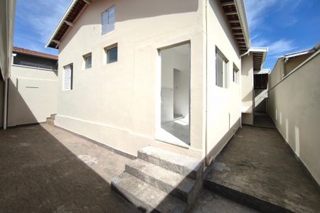Casa à venda com 200m², 3 quartos e 3 vagas Casa à venda com 200m², 3 quartos e 3 vagasQuintal