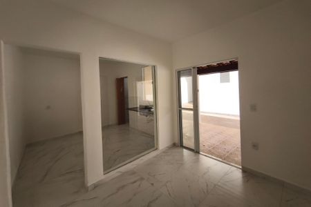 Casa à venda com 200m², 3 quartos e 3 vagas Casa à venda com 200m², 3 quartos e 3 vagasEdícula - Sala