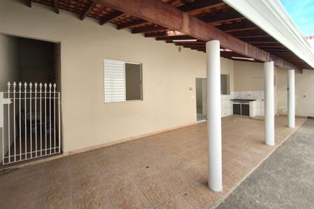 Casa à venda com 200m², 3 quartos e 3 vagas Casa à venda com 200m², 3 quartos e 3 vagasQuintal