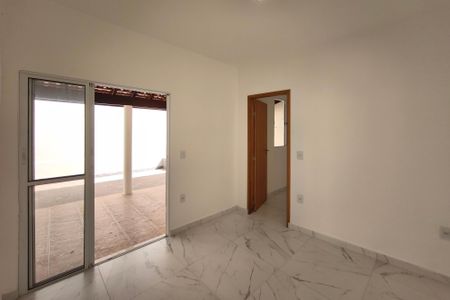 Casa à venda com 200m², 3 quartos e 3 vagas Casa à venda com 200m², 3 quartos e 3 vagasEdícula - Sala