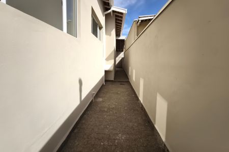 Casa à venda com 200m², 3 quartos e 3 vagas Casa à venda com 200m², 3 quartos e 3 vagasCorredor - Quintal