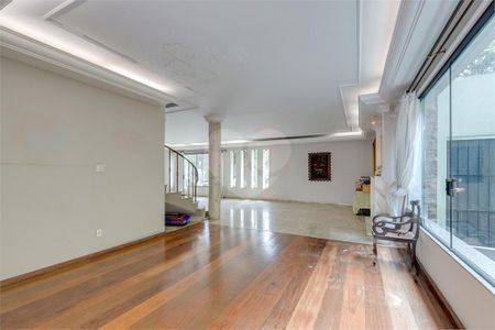 Casa à venda com 472m², 5 quartos e 6 vagas