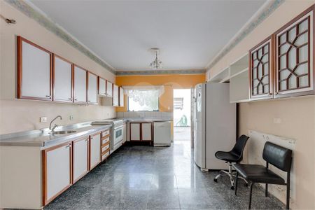 Casa à venda com 472m², 5 quartos e 6 vagas